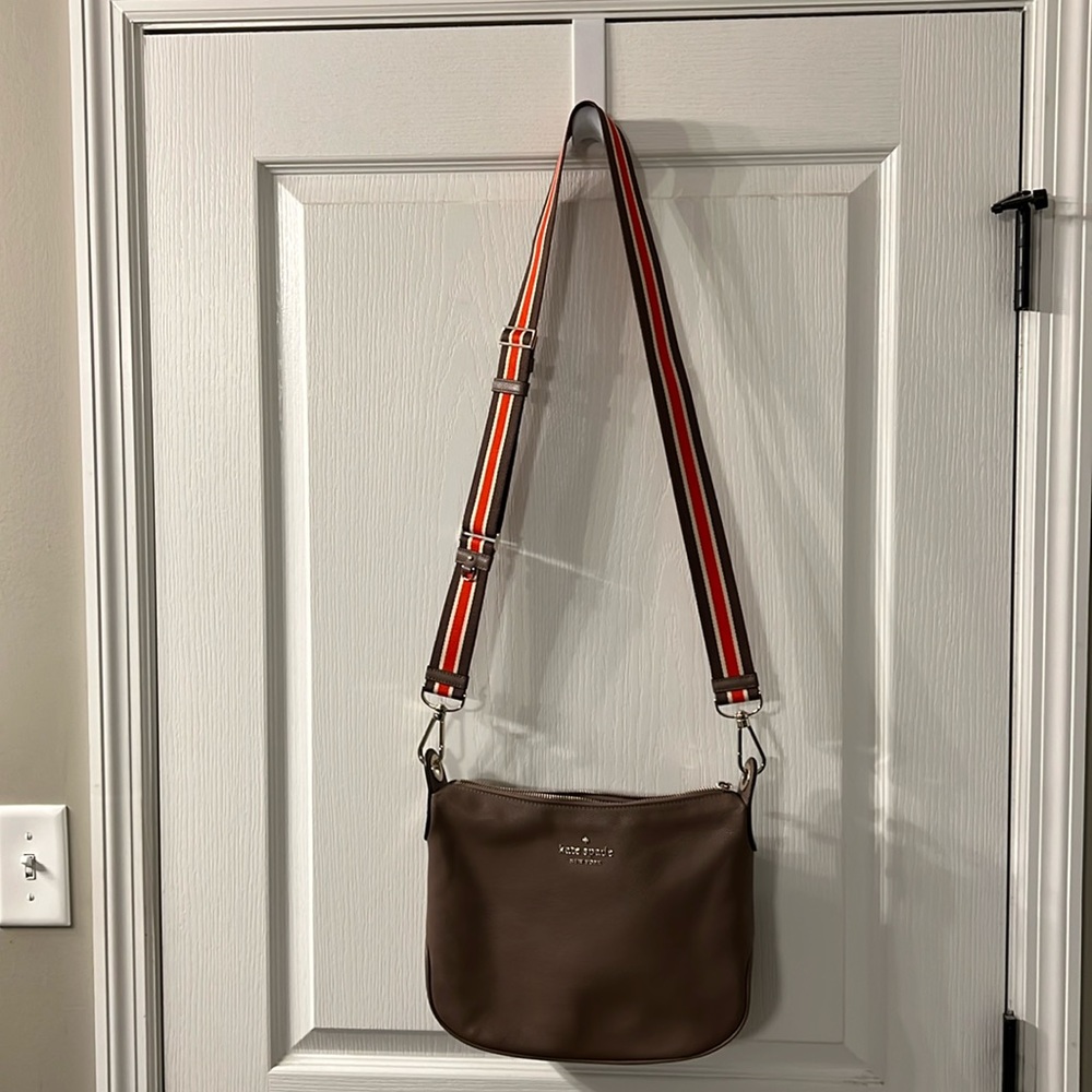 Awesome Kate Spade Crossbody bag with thick adjustable strap. NWOT Great Cond.